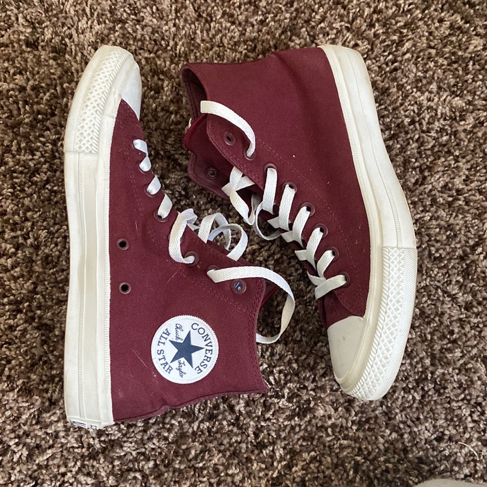 Maroon Chuck Taylor II Men’s 7.5, Women’s 9.5